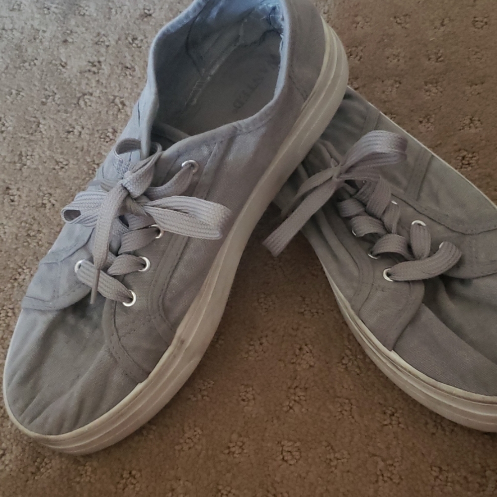 Soft grey platform sneakers